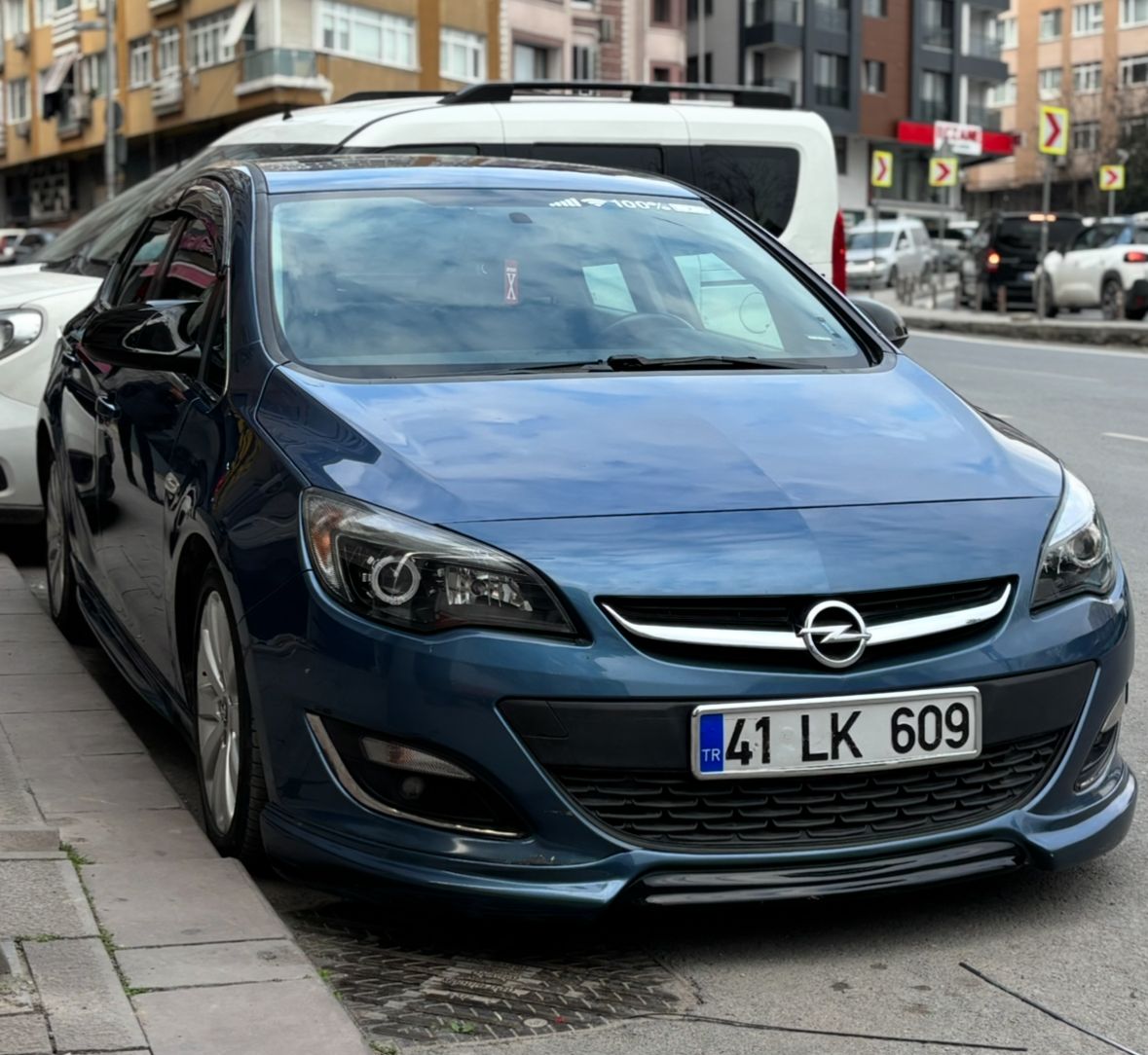 Astra J Bi-Led Mercek Montajı | Far Tamircisi | Işığınız Bizim Ustalığımız